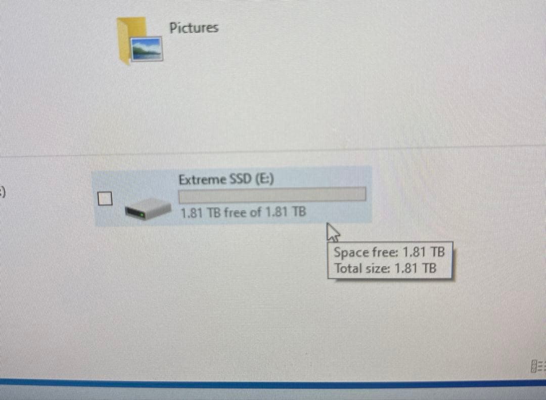 SanDisk 2TB ポータブル外付けSSD