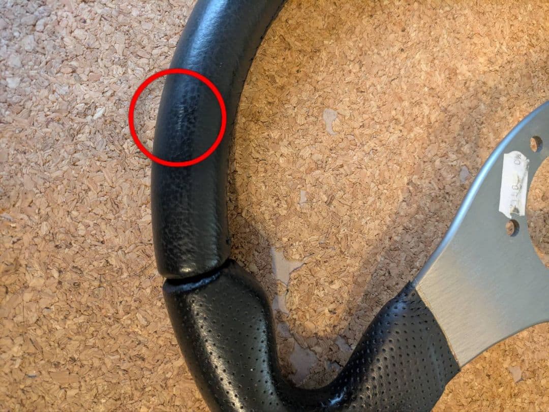 MOMO　ステアリング　RACE