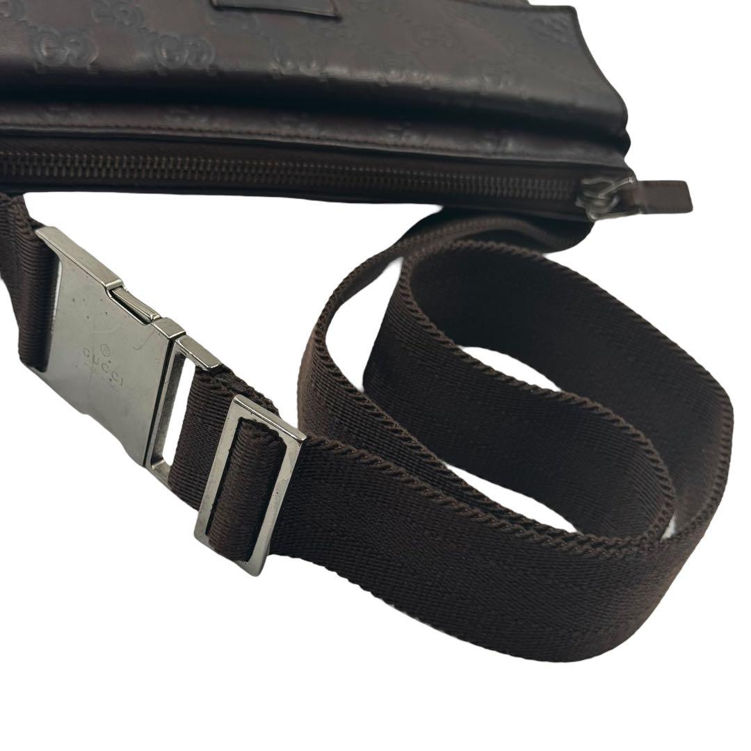 【美品】GUCCI グッチ　ボディバッグ　ウエストバッグ　GG　シマレザー