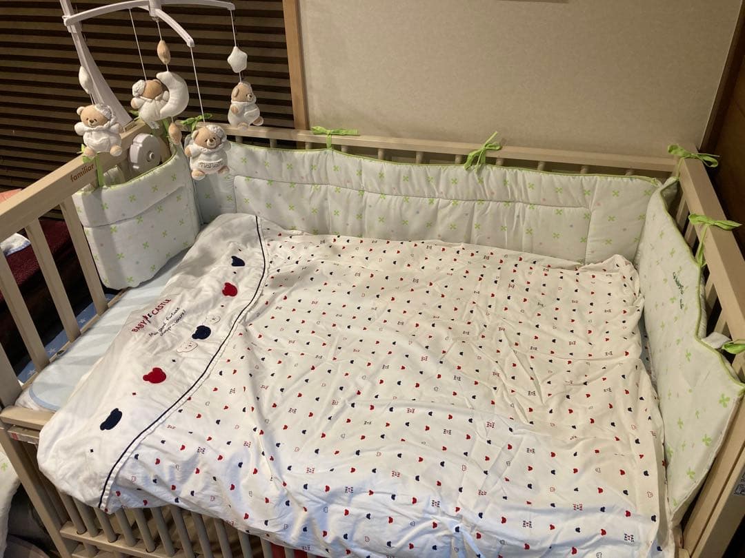 引き取りもしくは近場なら無料配送します　familiar ベビーベッド