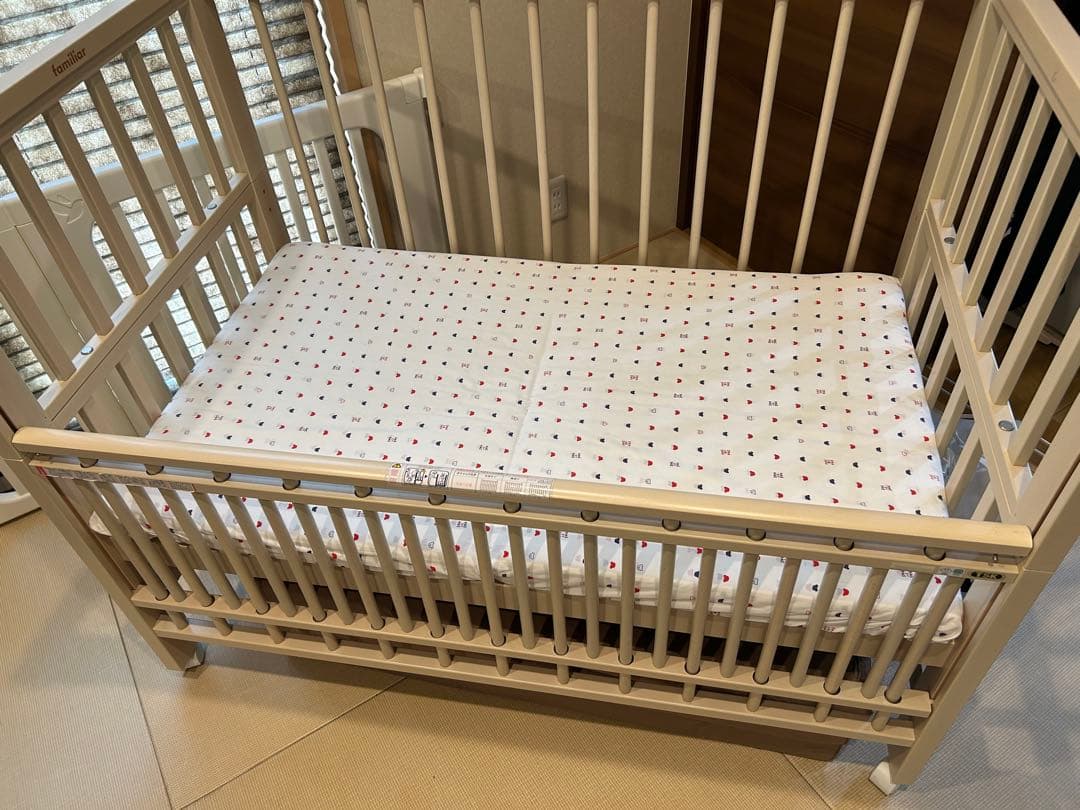 引き取りもしくは近場なら無料配送します　familiar ベビーベッド