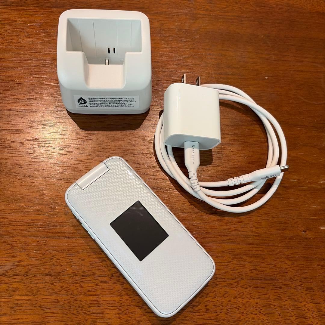 docomo らくらくホン F-41F ホワイト 本体