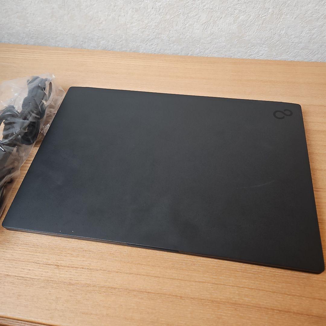 FMV zero 14インチ超軽量ノートパソコン