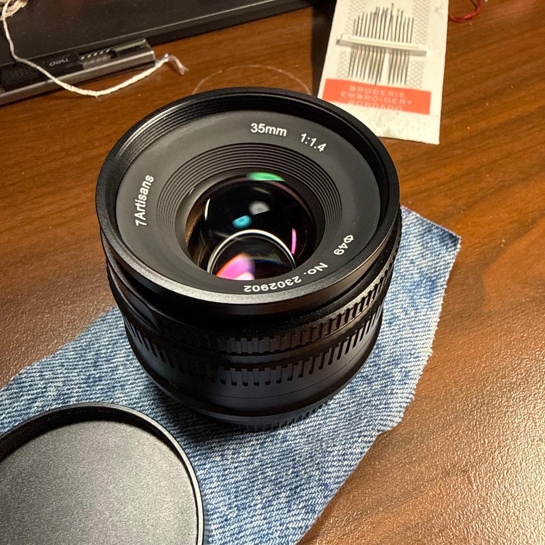 7Artisans APS-C 35mm F1.4 レンズ