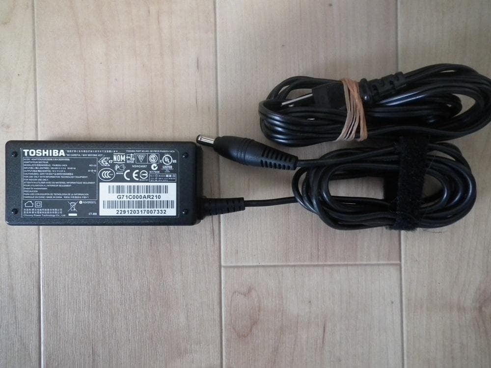 東芝 ノートパソコン dynabook R63/J/中古特価良品