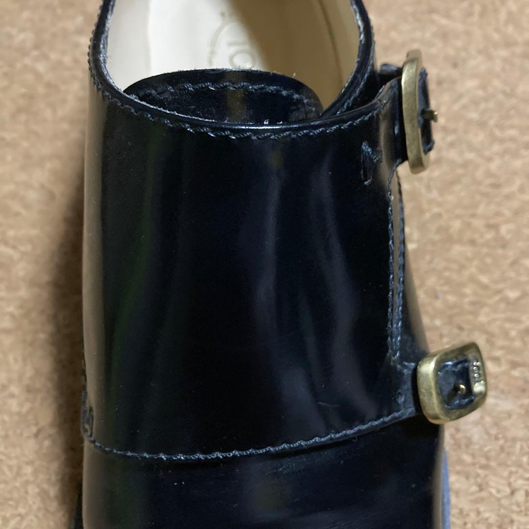 TOD'S 黒ローファー バックル付き