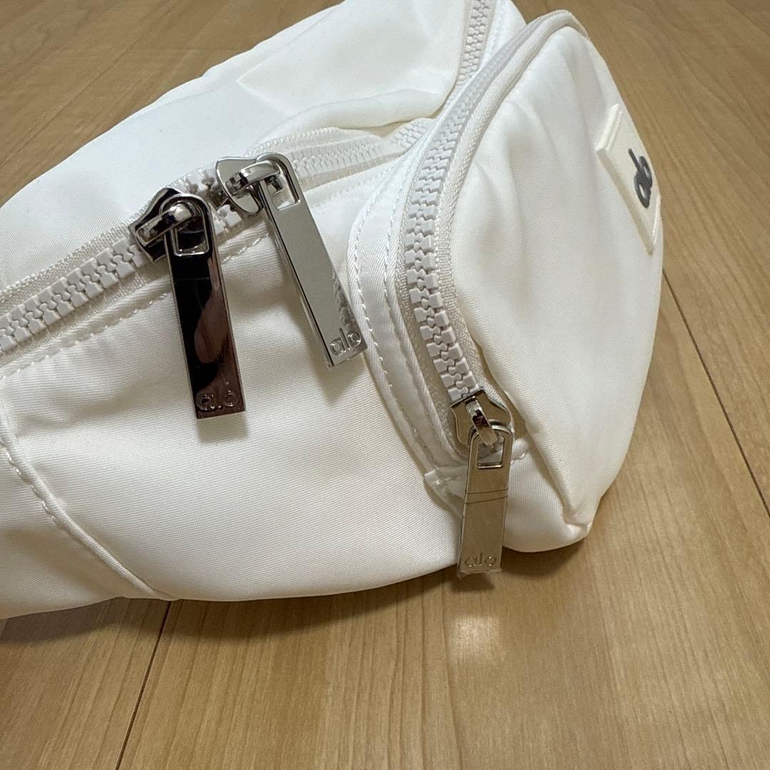 alo ホワイト ボディバッグ