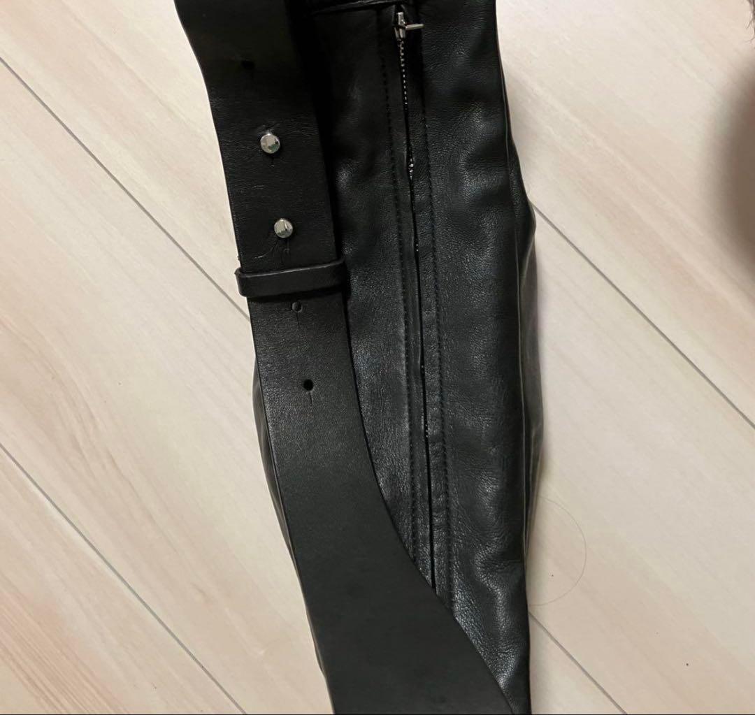 COS コス　レザー クロスボディ プリーツベルトバッグ ブラック