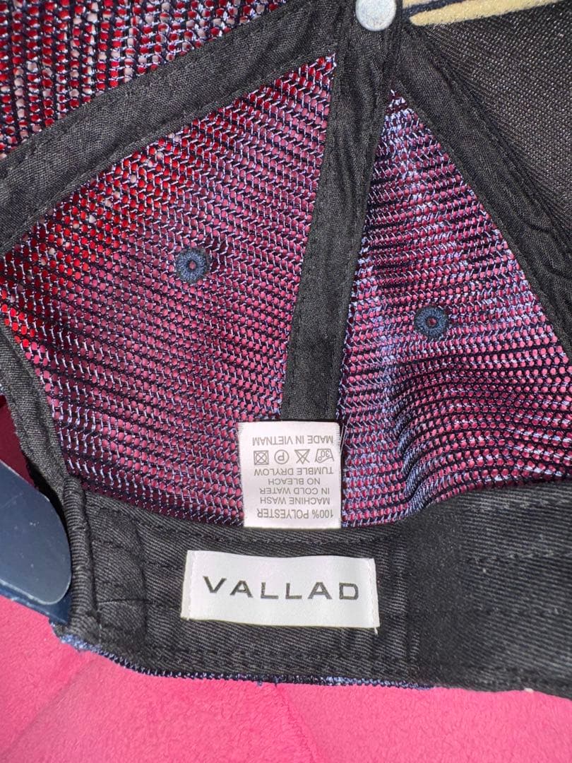 VALLAD ネイビー トラッカーキャップ