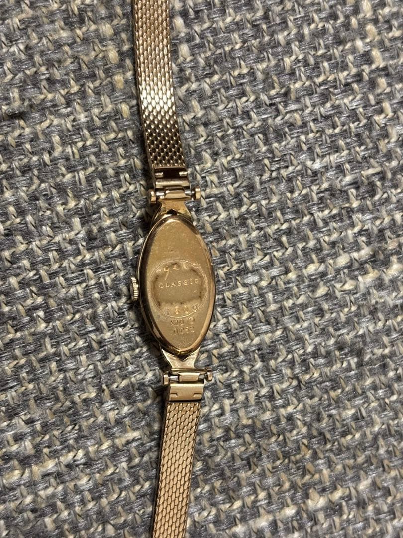 agete 腕時計　オーバルフェイスジュエリーウォッチ　k10 ダイヤモンド