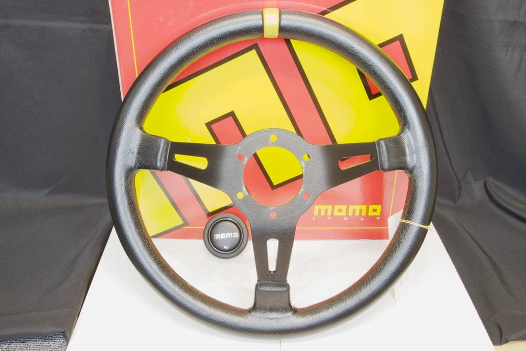モモ(Momo) ステアリング MOD.08 35パイ BK M-58