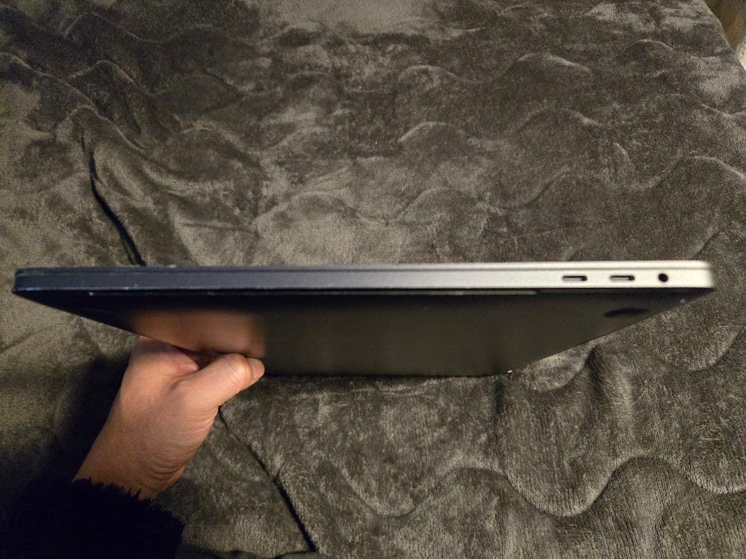 MacBook Pro 15インチ 2017 メモリ 16GB 256GB