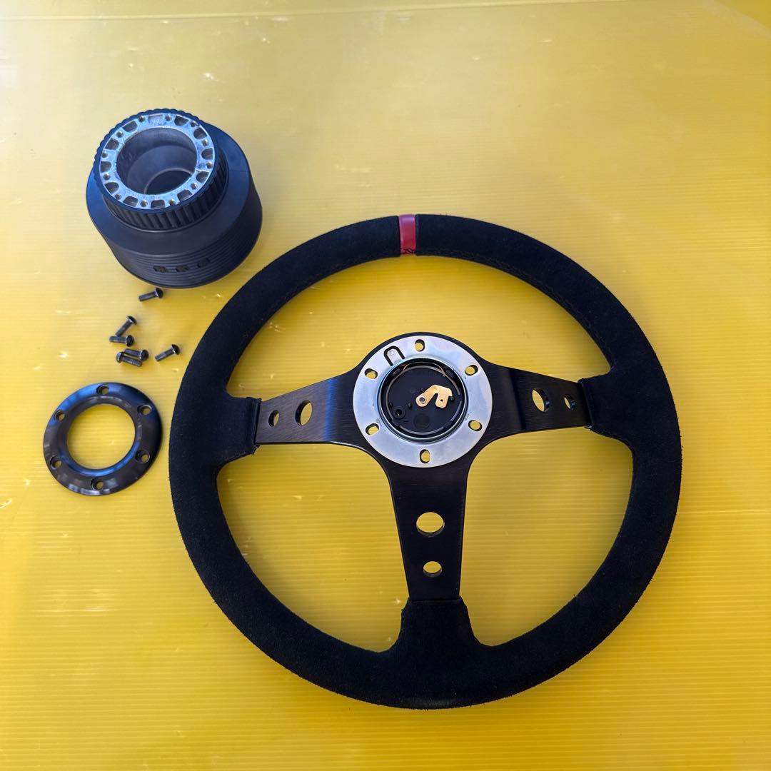 モモ ドリフトステアリングホイール