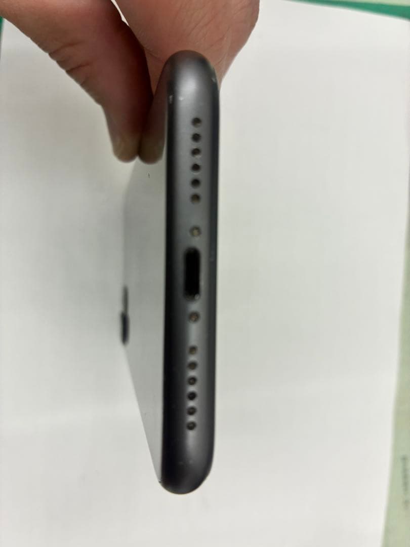 Apple iPhone 11 ブラック