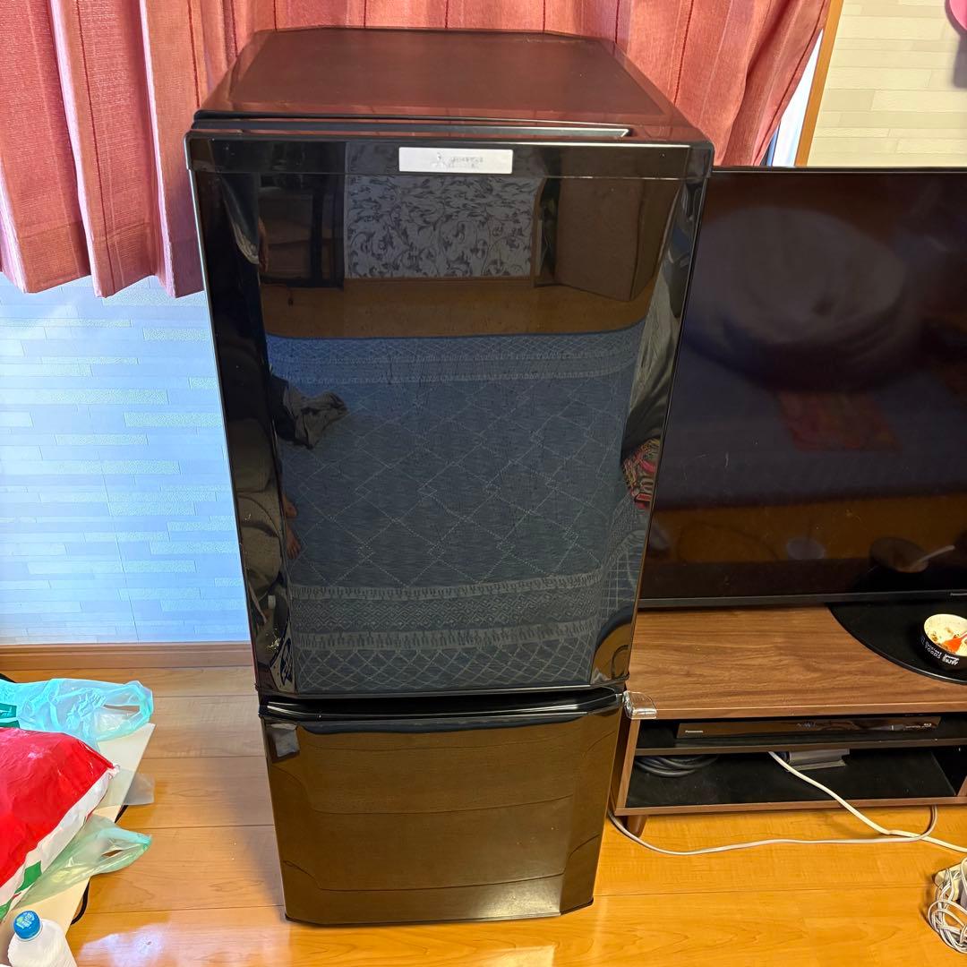 値下げ‼️【東京23区送料無料‼️】三菱　冷蔵庫 147L 黒　2019年製