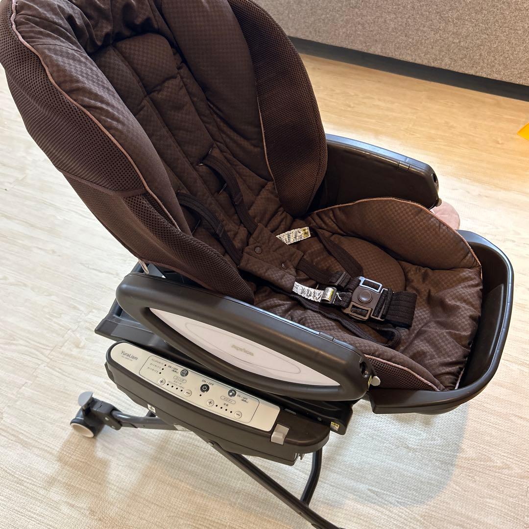 【送料込み】アップリカ　ユラリズムオートプラスdx ハイローチェア　電動