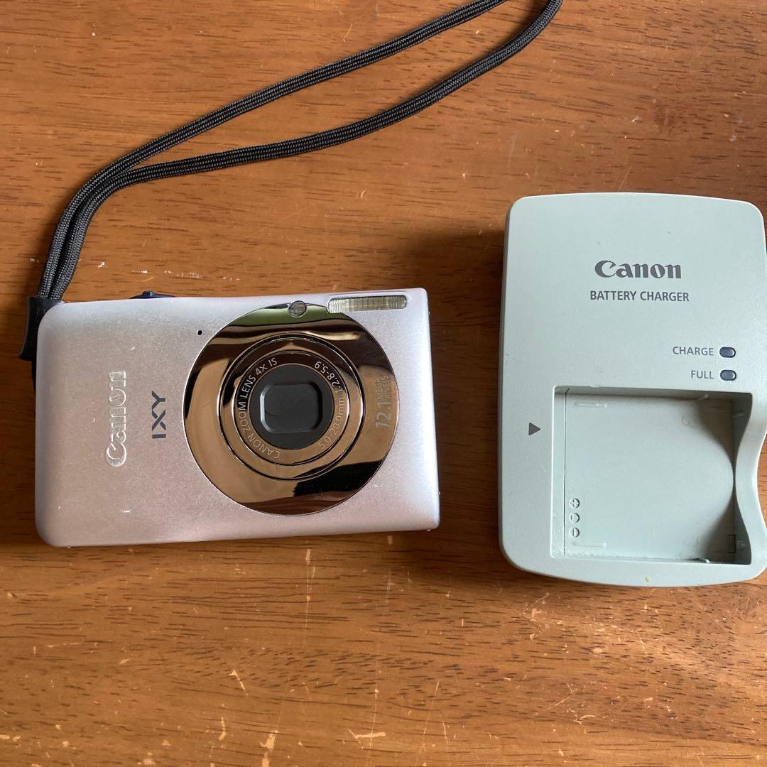 Canon IXY デジタルカメラ 本体とバッテリーチャージャー