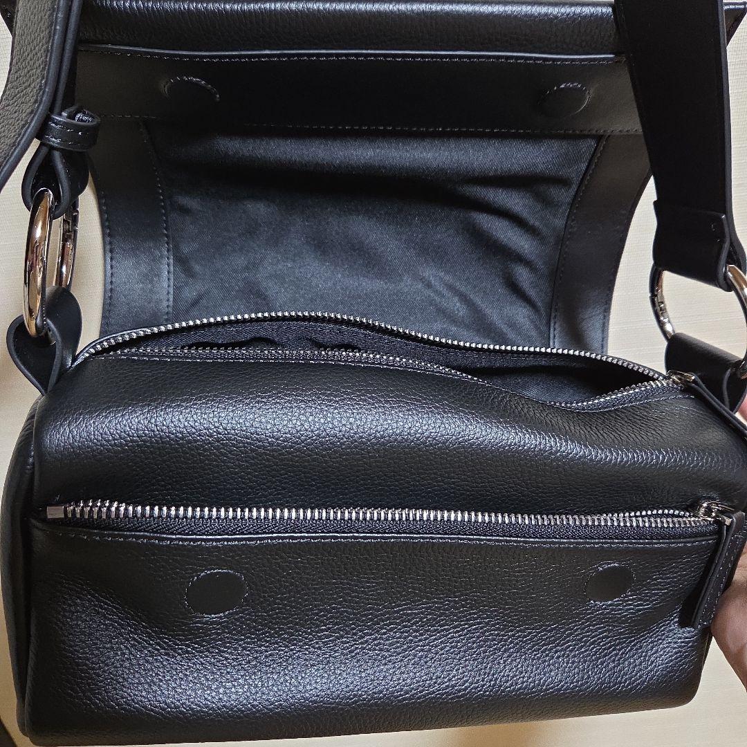 BEARDSLEY レザー ボディバッグ