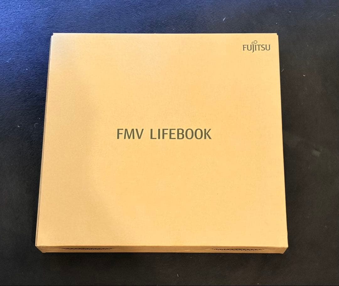 新品未開封 最軽量PC FMV LIFEBOOK 634g 13.3