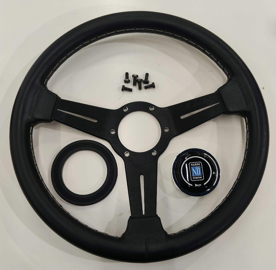 ナルディ クラシック33 ステアリング　　正規品　ブラック　美品　33パイ