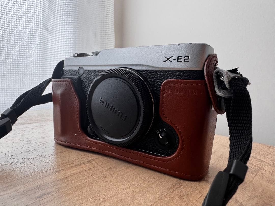 FUJIFILM X-E2 ボディのみ｜使用感あり｜ケース・ストラップ付