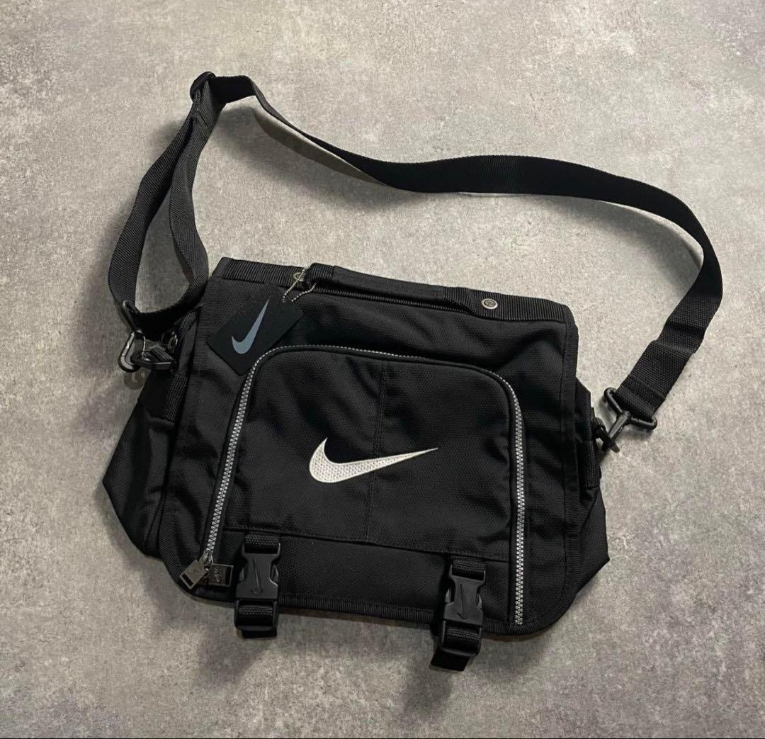 90s NIKE メッセンジャーバッグ ワンショルダー テック系 y2k
