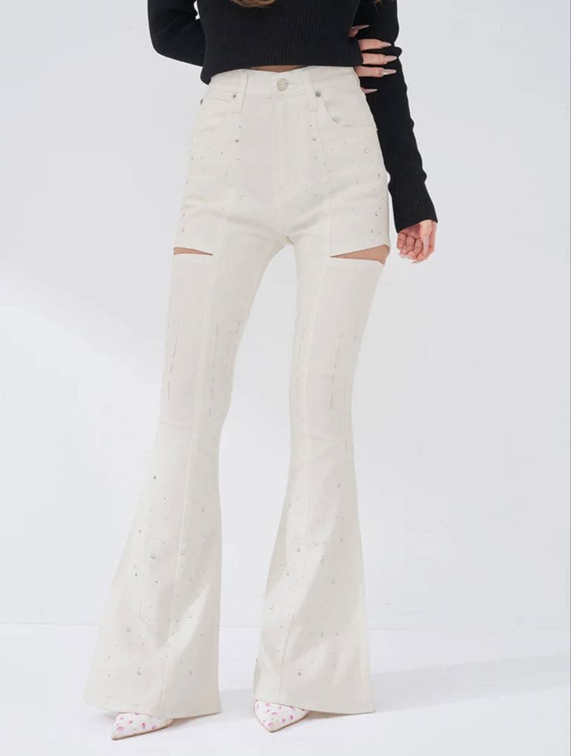 ブーツカットデニム・フレアデニム・ホワイト