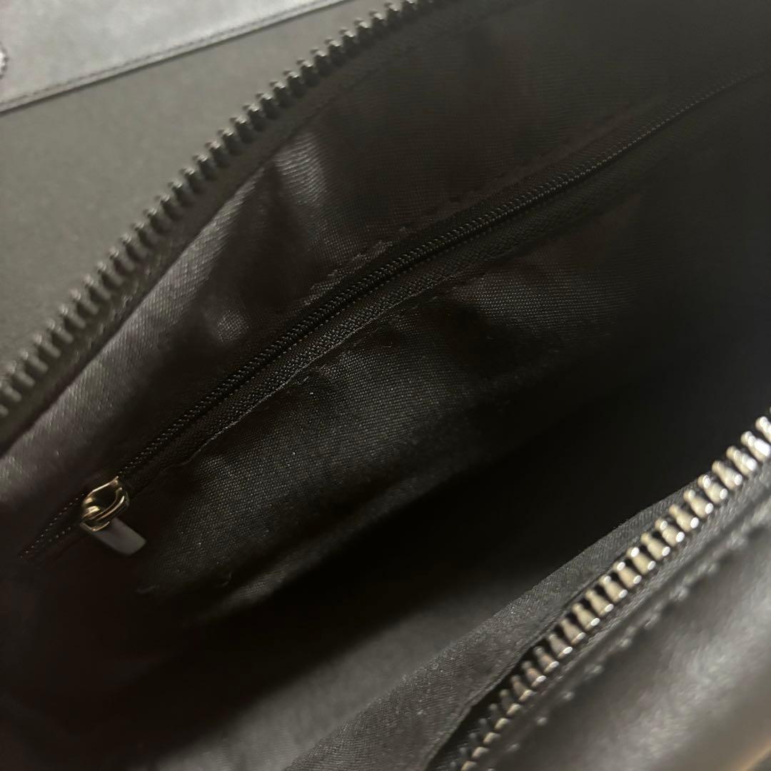 ［新品］ビアズリー風　 レザーボディバッグ　ブラック