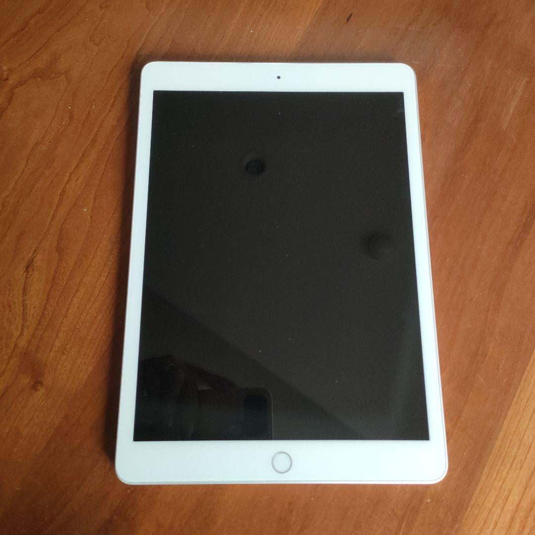 Apple iPad シルバー 本体　第７世代 32GB 10.2インチ