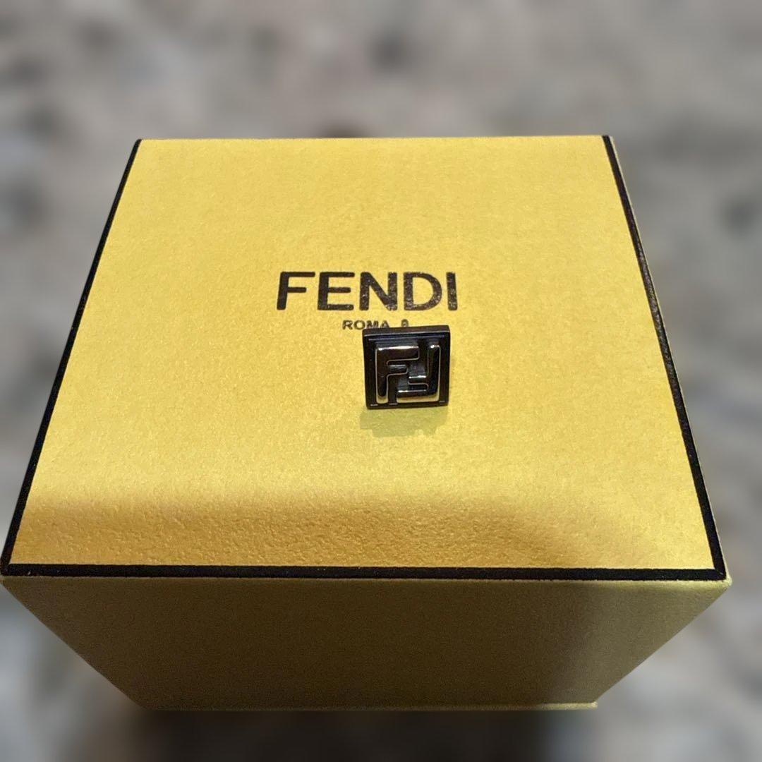 FENDI ゴールド ピアス(片耳用)