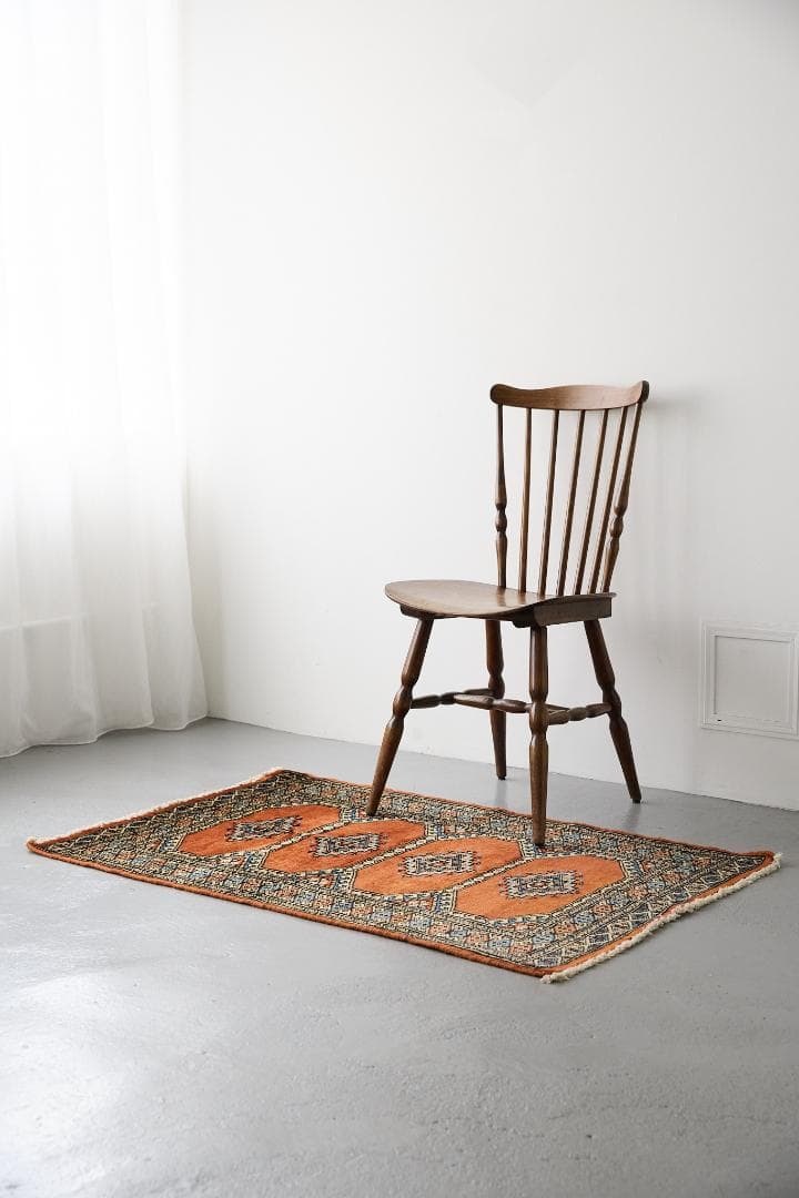 ヴィンテージラグ　トライバルラグ　パキスタン産（121×77cm）橙　茶　サンド
