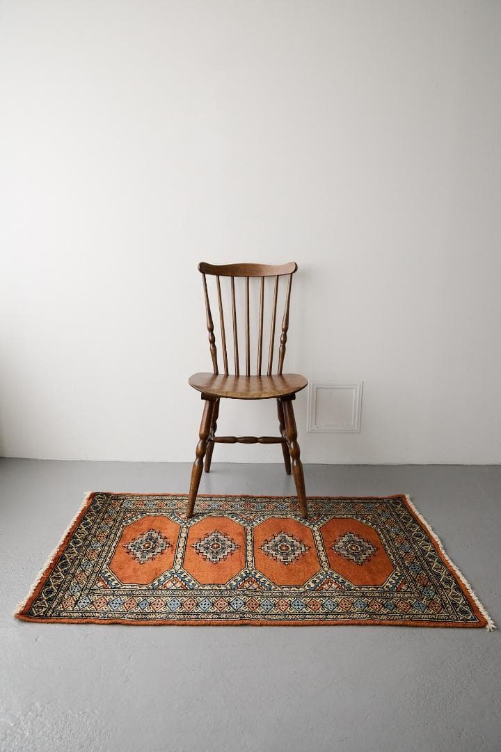 ヴィンテージラグ　トライバルラグ　パキスタン産（121×77cm）橙　茶　サンド