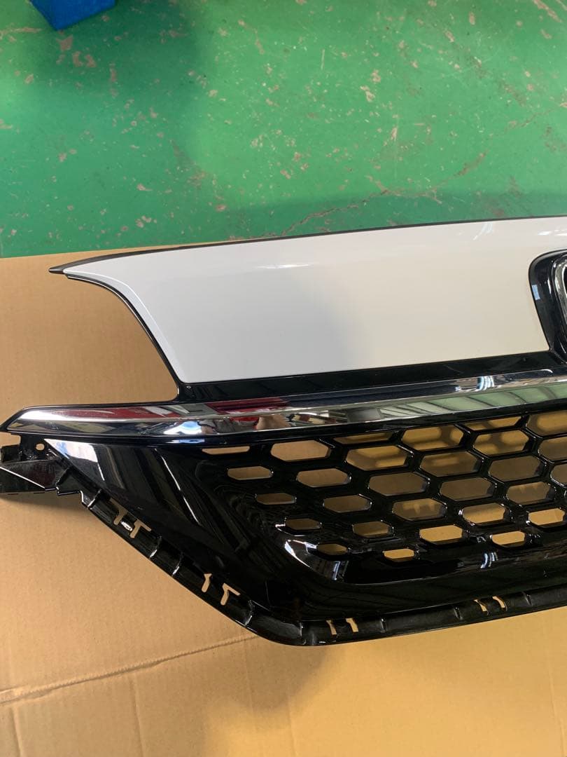 ホンダ フリード フロントグリル