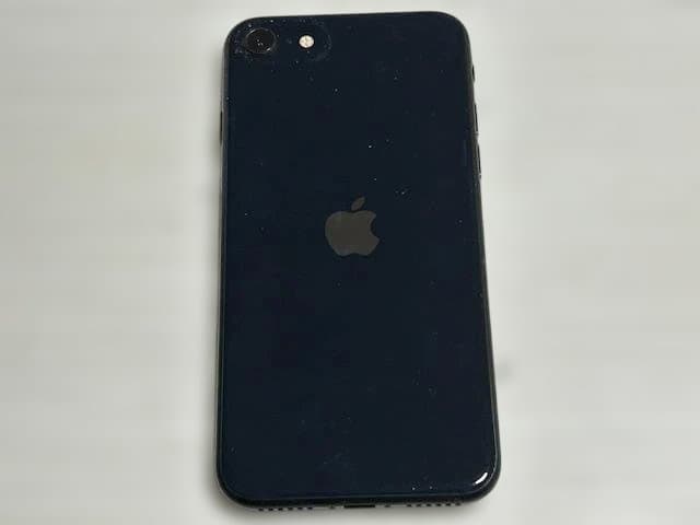 ■Apple iPhone SE 64GB（SIMフリー）