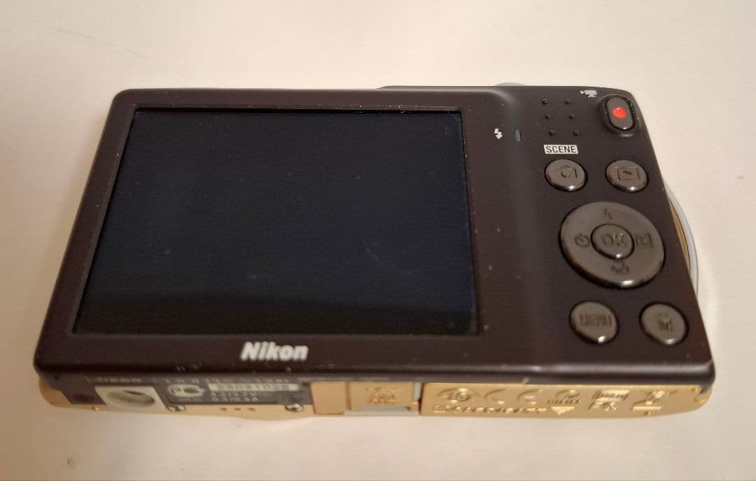 [美品] ニコン NIKON COOLPIX S3300デジタルカメラ