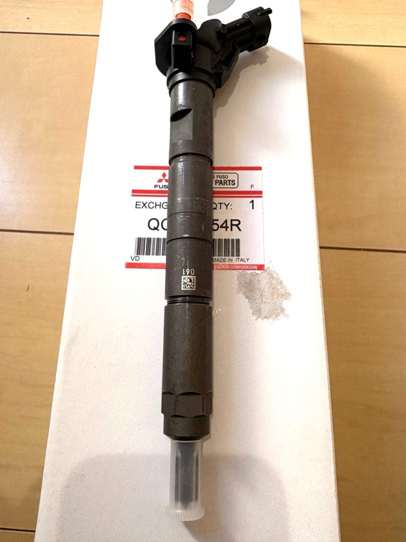 三菱ふそう4P10インジェクター4本セット(その他付属品一式) ほぼ未使用極美品