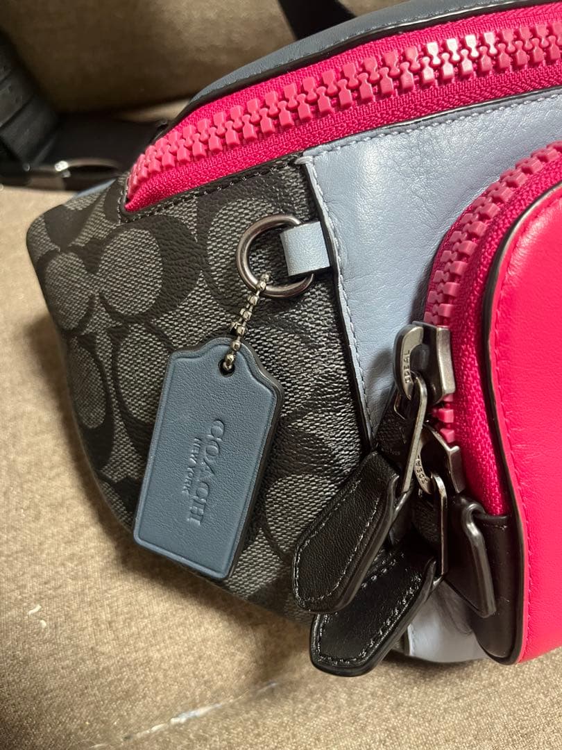 COACH ボディバッグ ピンク/グレー　ウエストポーチ