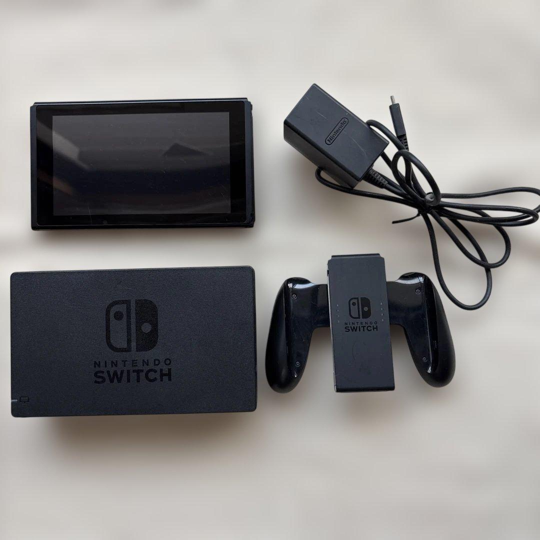 Nintendo Switch (ケースに割れあり)