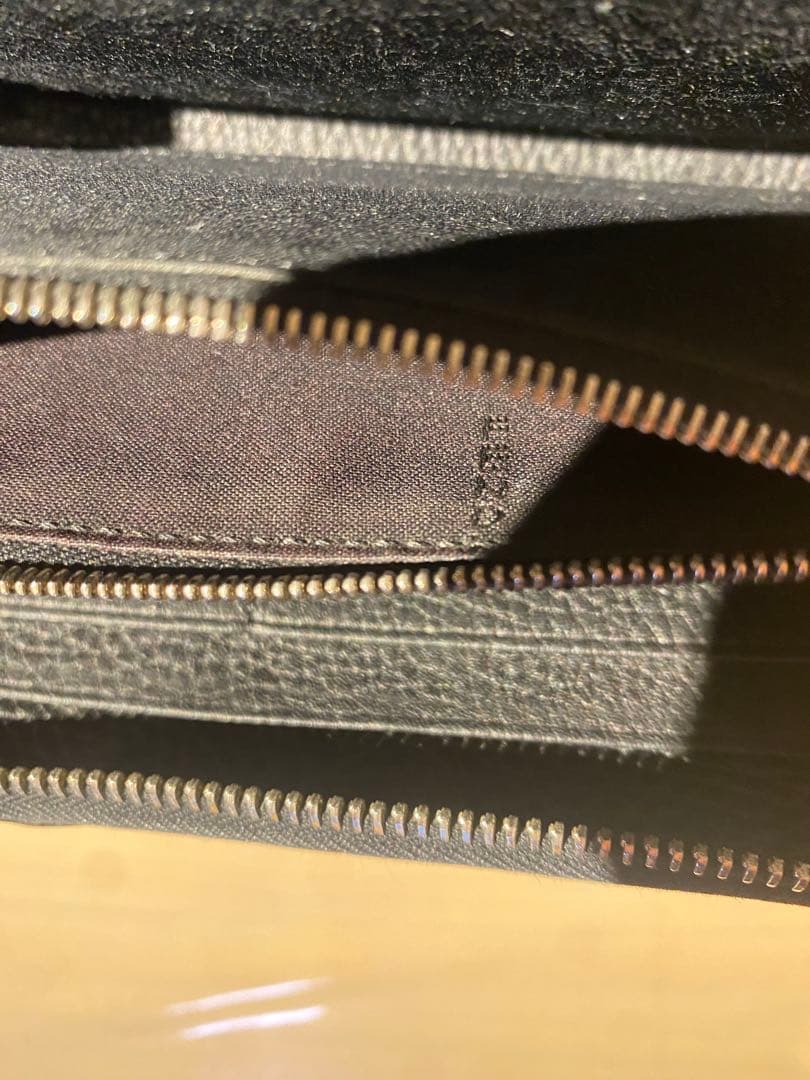 FENDI ROMA ブラックレザー長財布