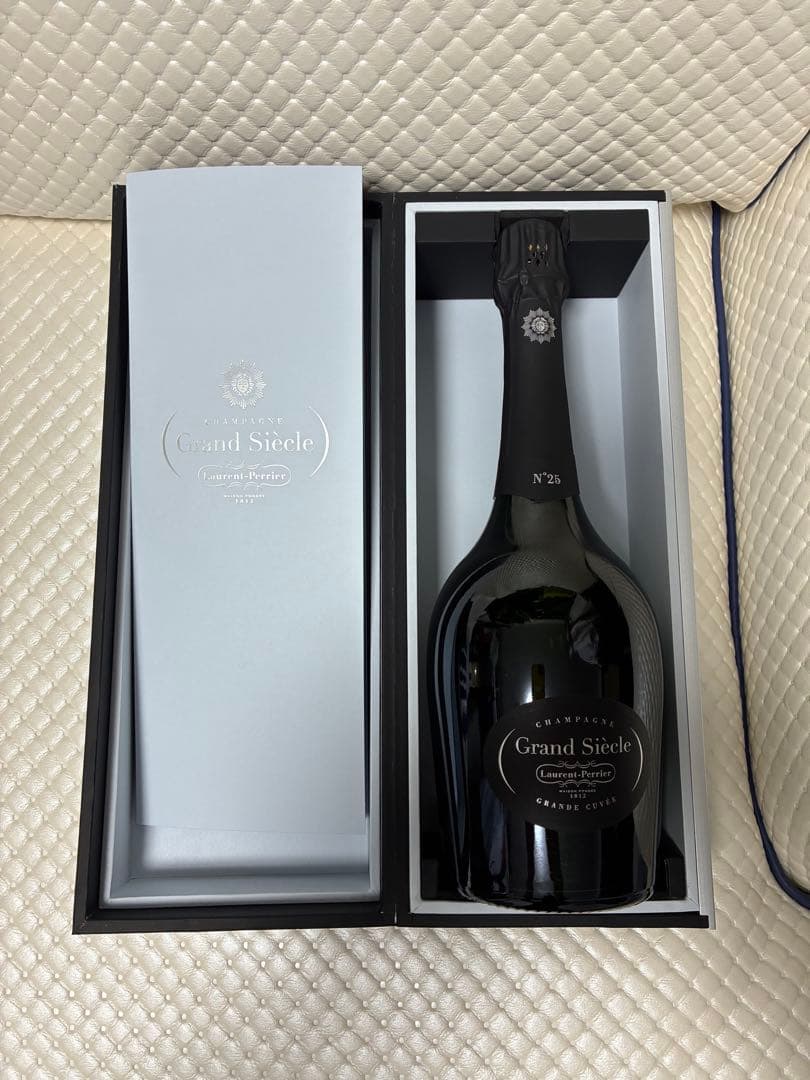 ローラン・ペリエGrand Siècle N°25 専用ボックス、箱あり