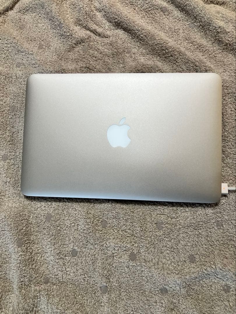 MacBook Air 11インチ Mid 2013 / 4GB /