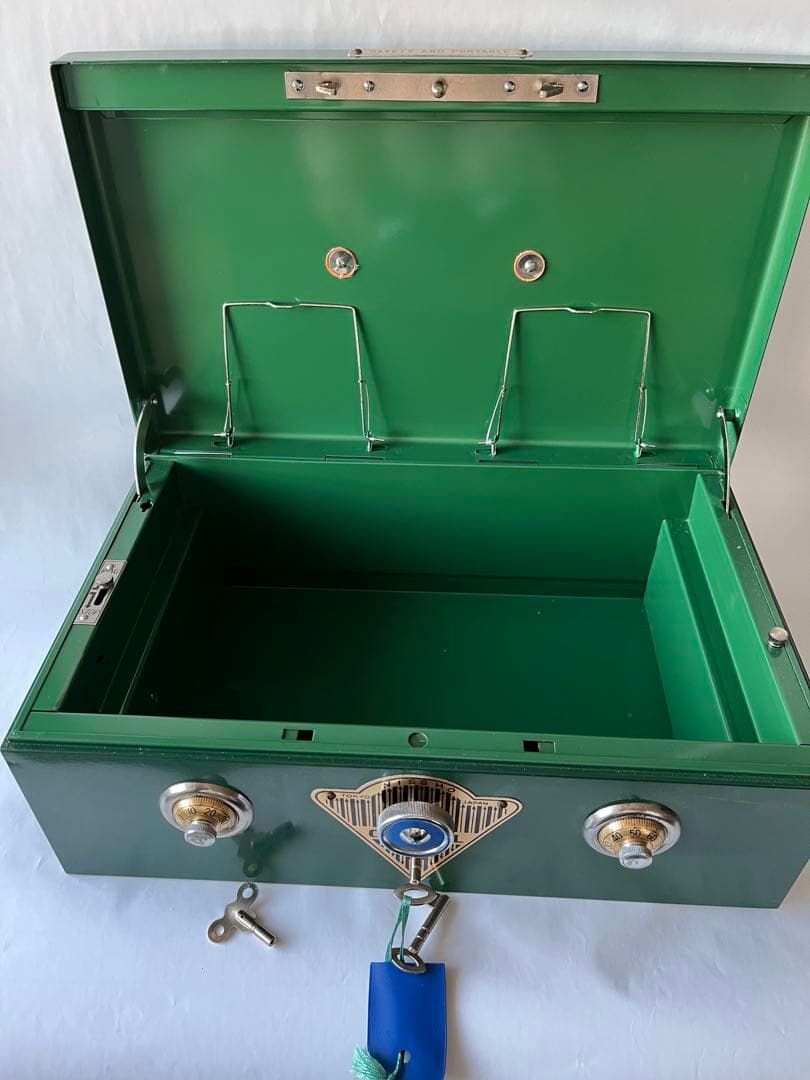 タイムセール‼️ 美品　大型　手持ち金庫【未使用品】ベル音機能あり