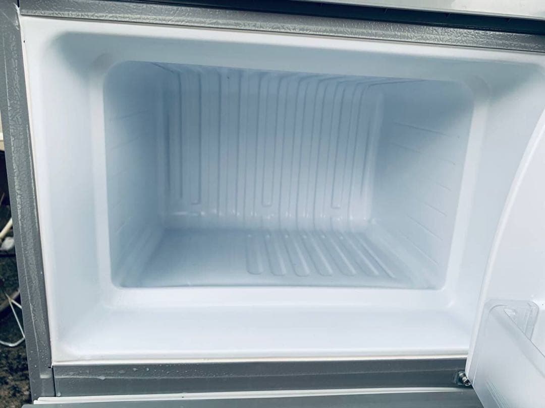 ♦AQUA ノンフロン直冷式冷凍冷蔵庫【2016年製】AQR-111E