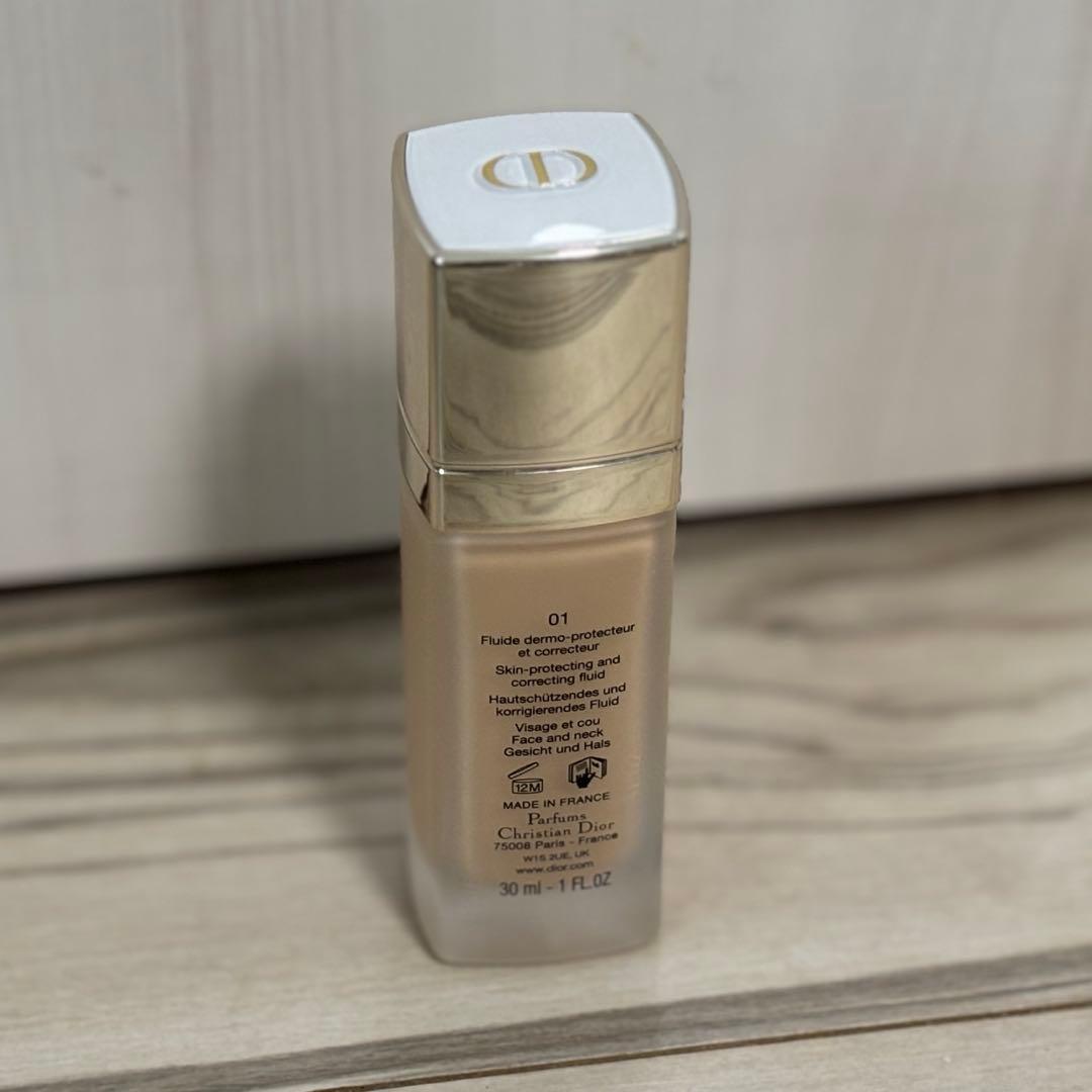ディオール プレステージ ホワイト ル プロテクター UV ルミエール BB01