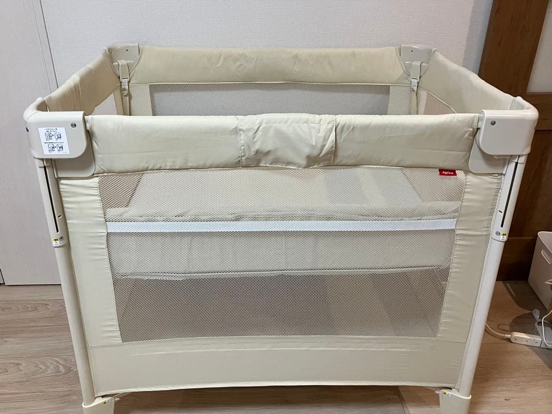 アップリカ　ココネルエアー　ホワイト