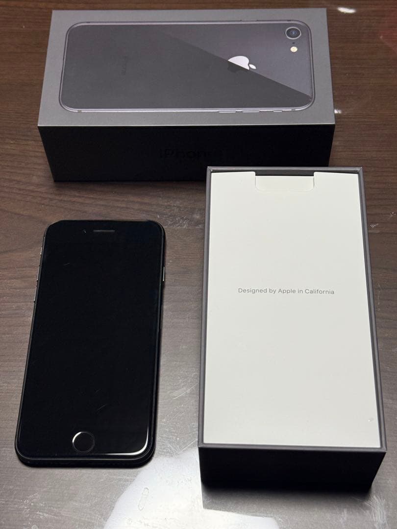 iPhone 8 箱あり・付属品無し SiMフリー
