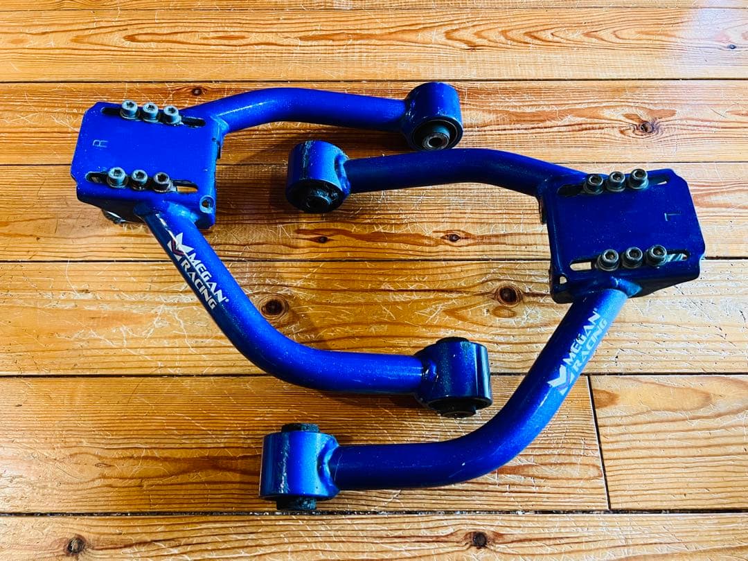 レクサス RC用 メーガン レーシング フロントアッパーアーム