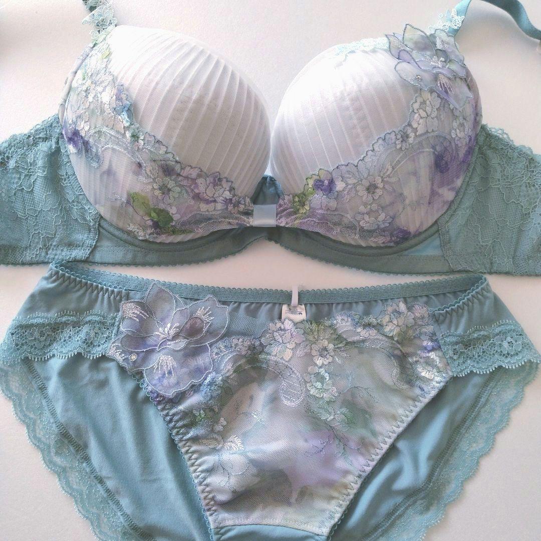 【新品】ワコール《パルファージュ》リボンブラ E75/L