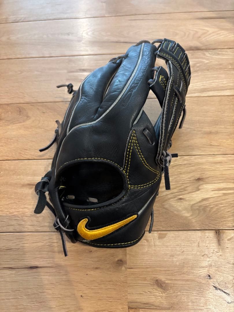 Nike 軟式グローブ 右投げ用　黒