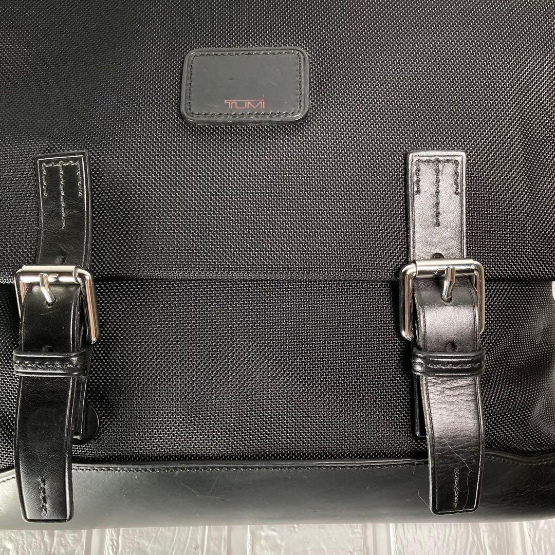 美品　TUMI トュミ　メッセンジャーバッグ　ショルダーバッグ　肩掛け　黒